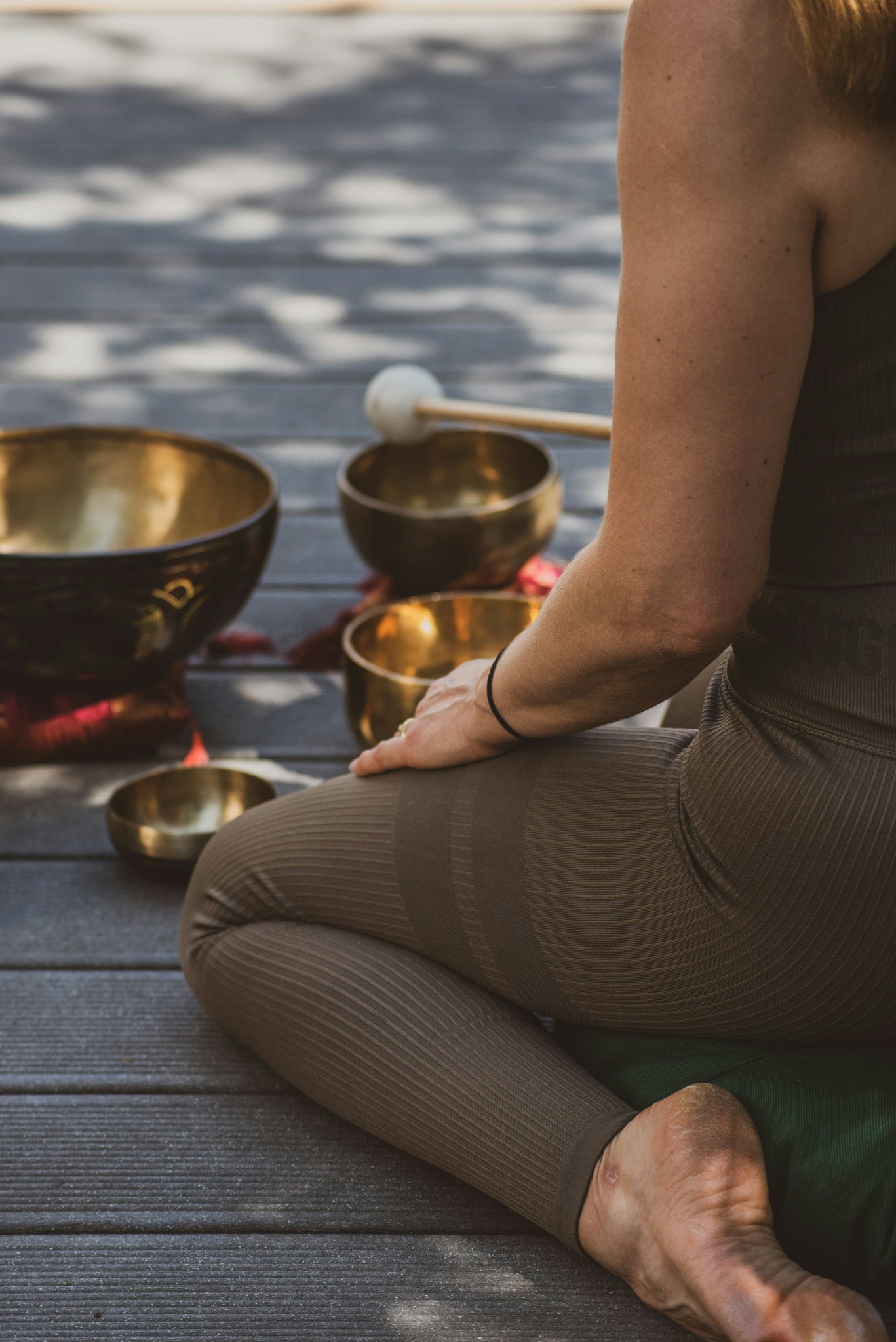 Los beneficios de incorporar música al yoga: una experiencia transformadora